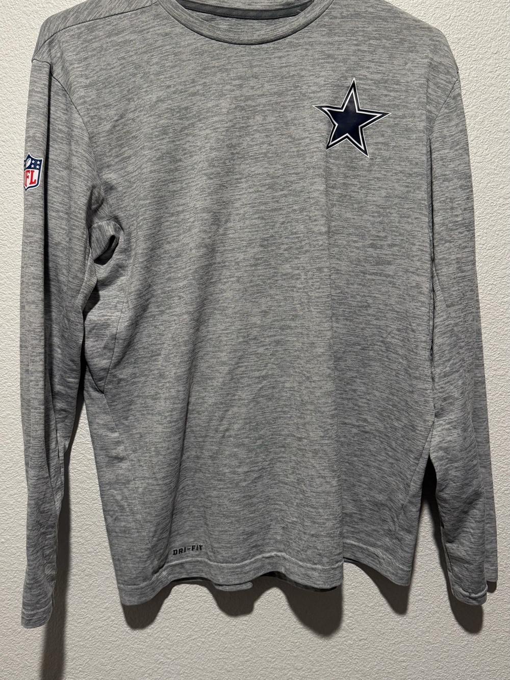 Nike Dallas Cowboys boys NFL Dri-FIT Gray Long Sleeve Shirt Size M
